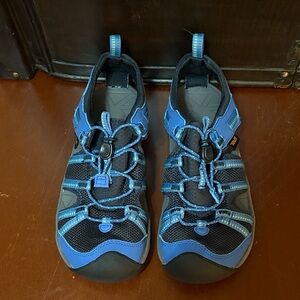 Teva Hiking Slip on Sandals Black and Blue Sz 3